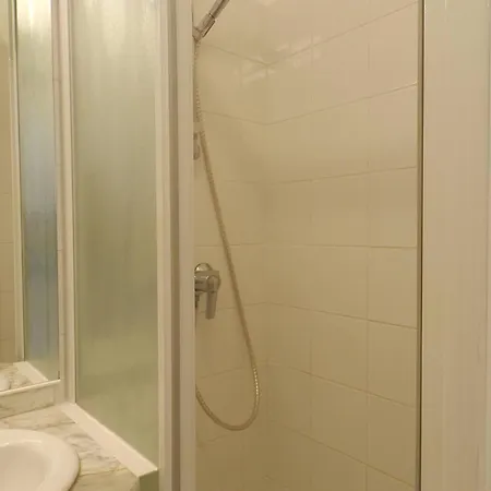 דירה 2 Pieces, Terrasse, Parking Privatif, 150m בורם-לה-מימוזה